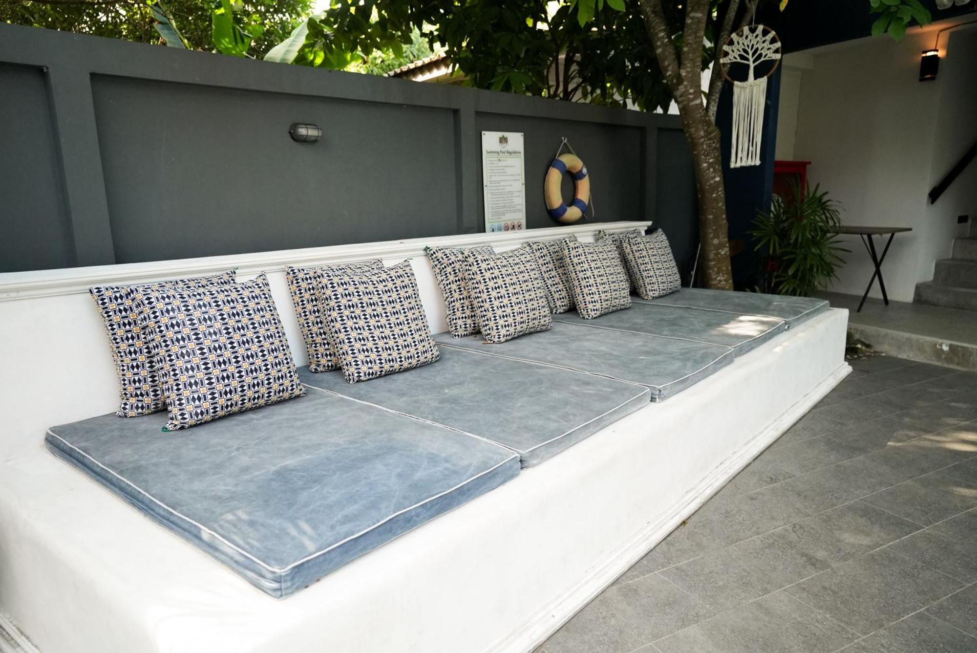 Kraam Silhouette Hotel And Cafe Phuket Chalong Exterior photo