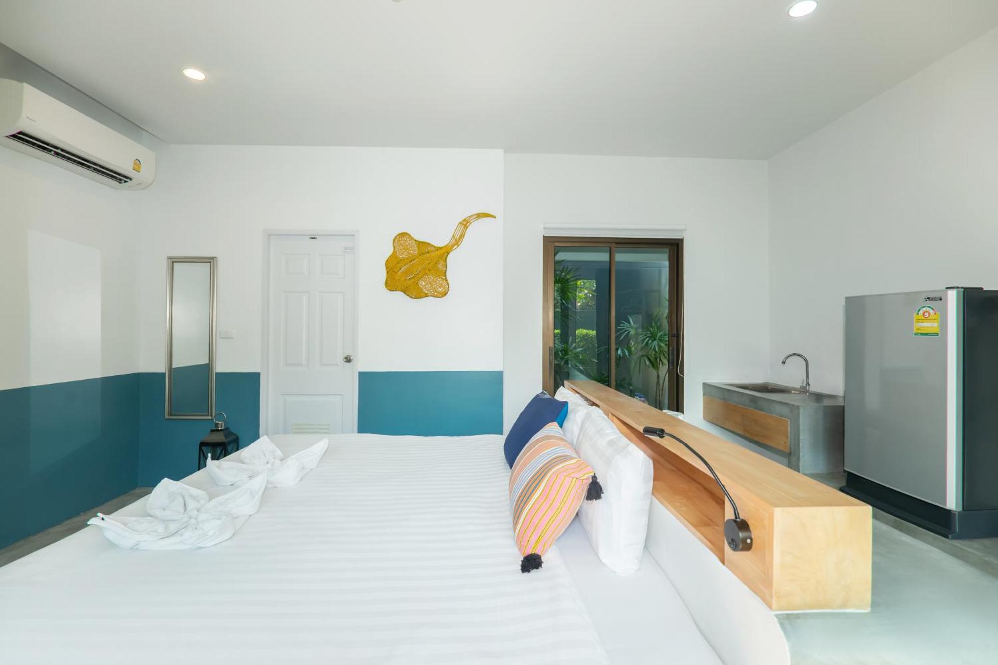Kraam Silhouette Hotel And Cafe Phuket Chalong Exterior photo