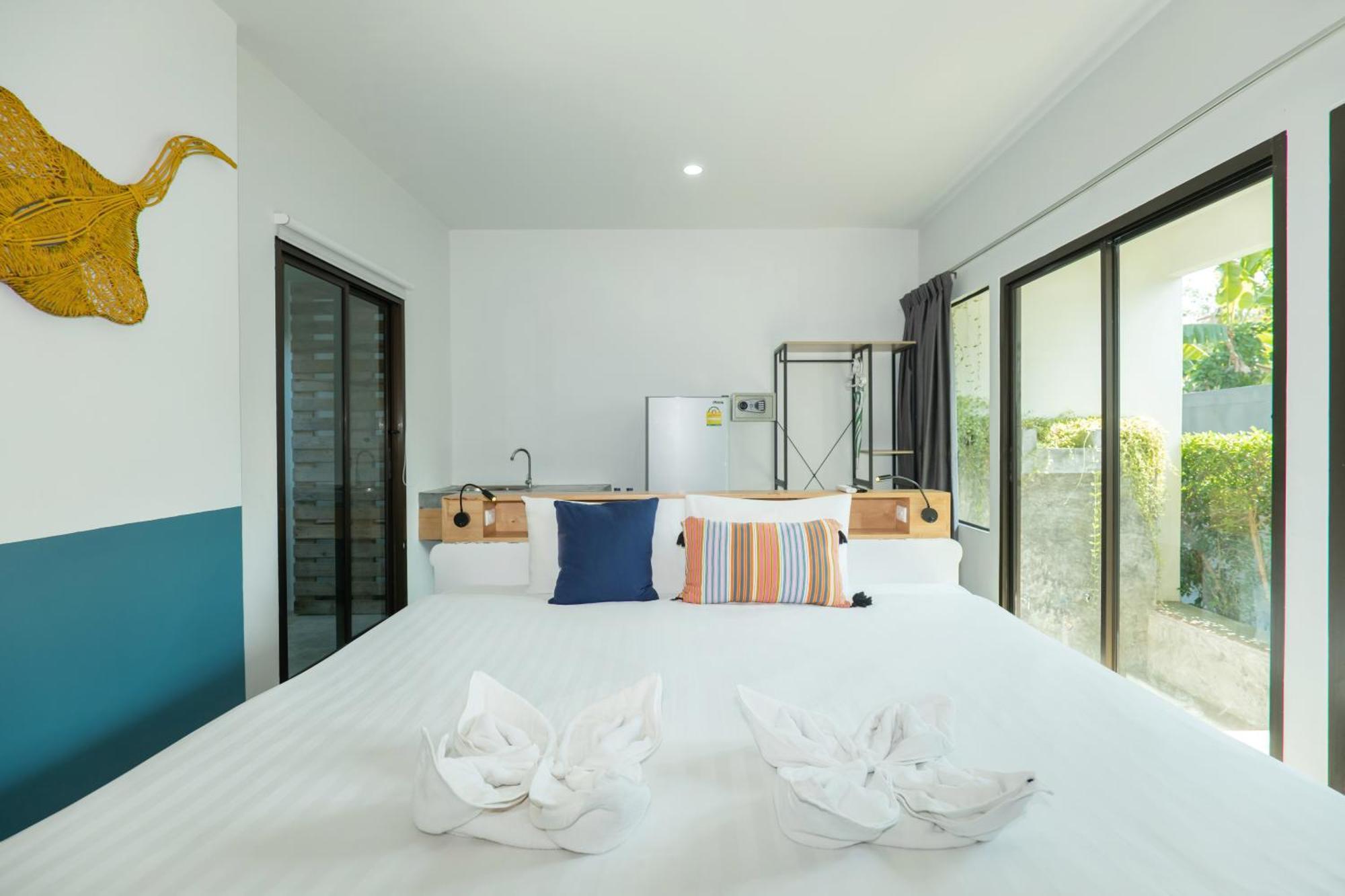 Kraam Silhouette Hotel And Cafe Phuket Chalong Exterior photo